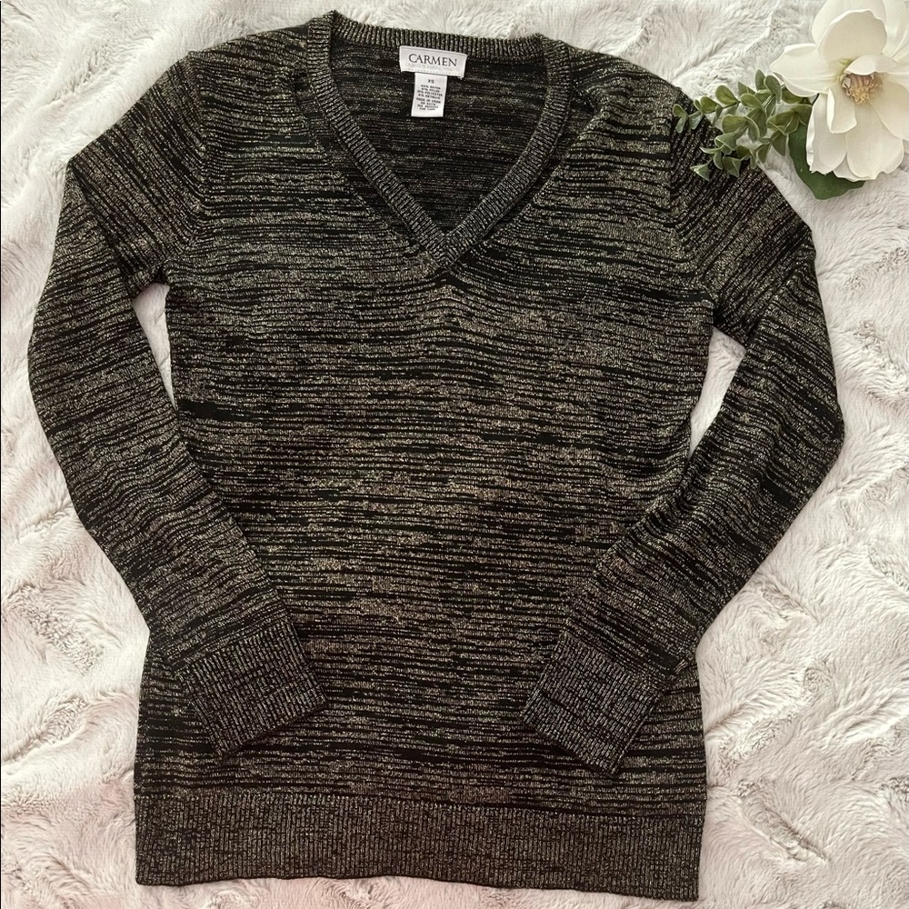 🎉HP🎉 Carmen Marc Valvo Sweater with cutouts